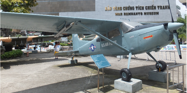 War-Remnants-museum-Ho-CHi-Minh-City-vliegtuig-US-Air-Force-Vietnam