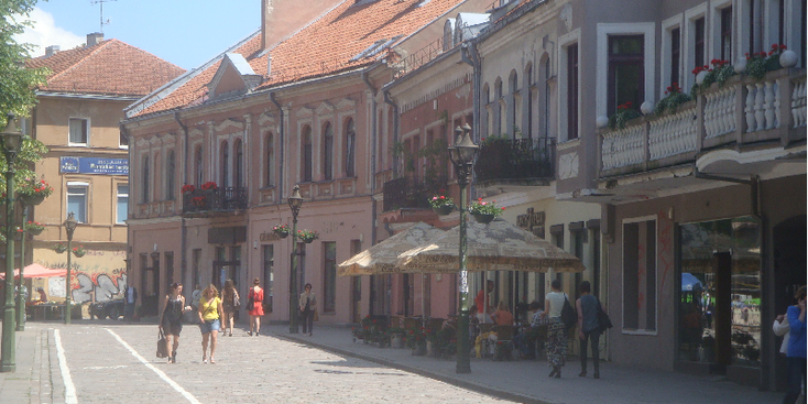Vilniaus-Gatve-Kaunas-shopping-winkelstraat-Litouwen