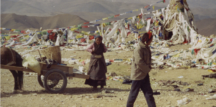 Tibet-vlaggen-paard-en-wagen-China