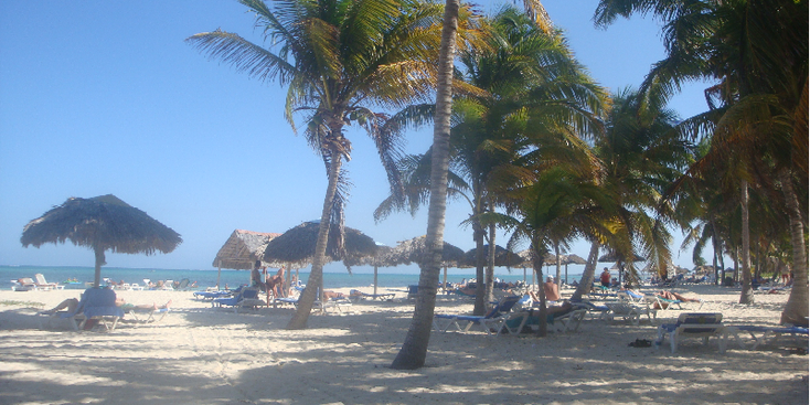 Playa-Santa-Lucia-Beach-Cuba-Palmtrees