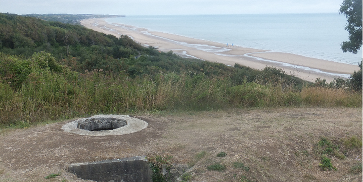 Widerstandsnest-nummer-60-Pluskat-Normandië-Omaha-Beach-strand-bunker-Frankrijk