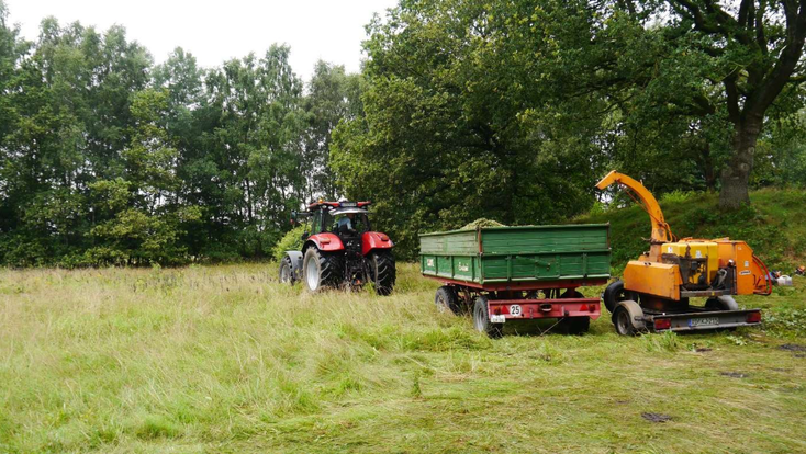 Bereitstellung von Trecker und Hänger durch Landwirt Eckart Musfeldt