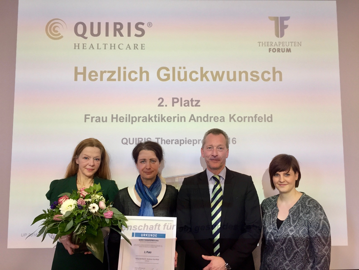 Übergabe der Urkunde für den 2. Platz beim Quiris-Therapiepreis 2016