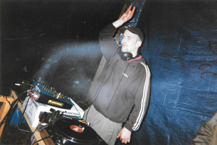 Les débuts de KD (JC Troudet) Dj Psykdlik Tribe Free Party Archives BZH languidic hangar teuf
