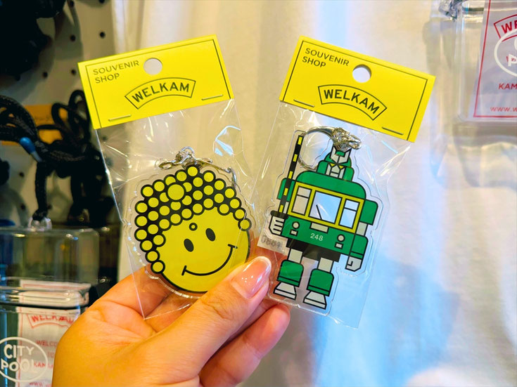 アクリルキーホルダー　各880円