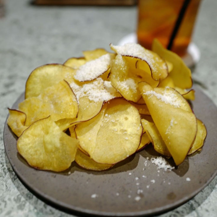 写真: 銀座sixサロンのポテトチップス