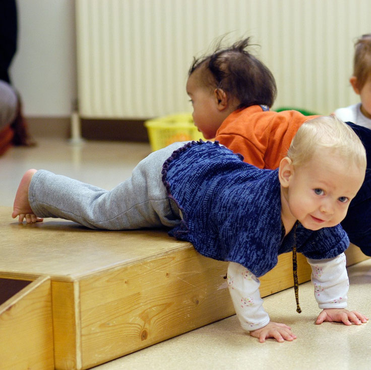 Детский дом. Школа интернат. Трудные дети в детском доме. Эмми пиклер фото. Специальное учебно-воспитательное учреждение закрытого типа.