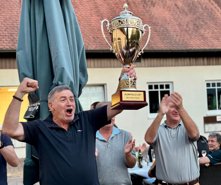 El Capitano - Rudi mit Trophy2025