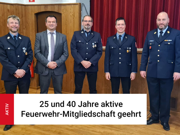 v.l.n.r.: Kommandant Jürgen Vogt, 1. Bürgermeister Erwin Fraunhofer, Josef Eibl, Martin Winkler und Kreisbrandrat Christoph Gasteiger