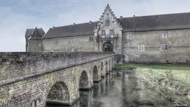 Schloss Hülchrath in Grevenbroich 