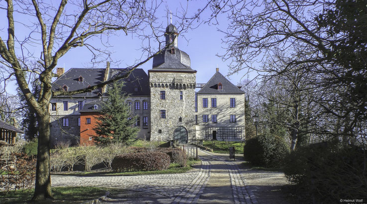 Schloss Liedberg an der Stadtgrenze von Mönchengladbach 