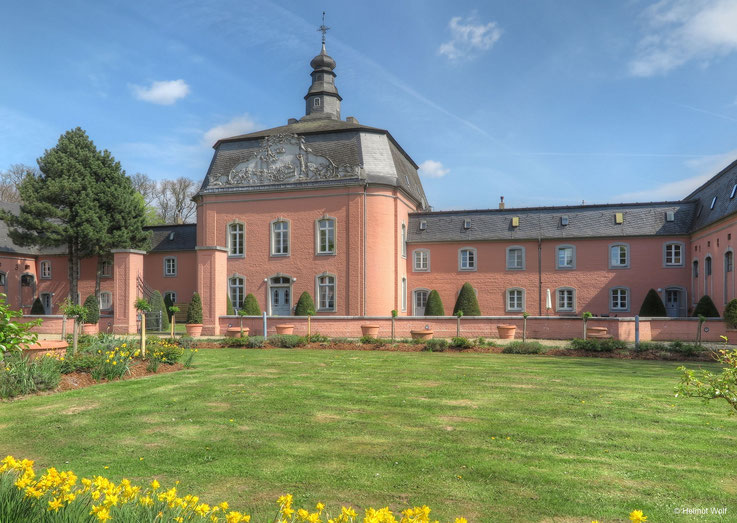 Schloss Wickrath im Frühling 