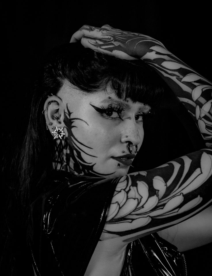 Ivo - Foto 2 - She likes the dark