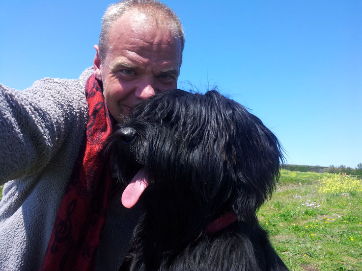Vermieter Maison Dodo mit Hund in Primelin
