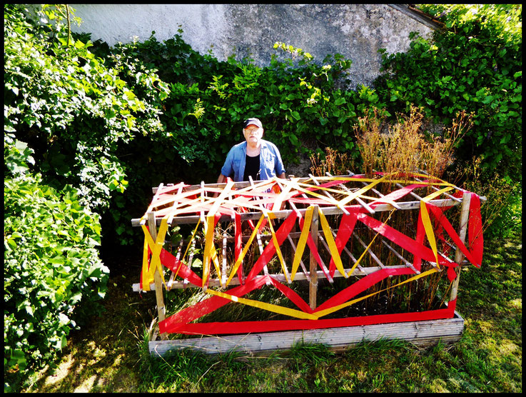 Pedro Meier Luftkoffer, Luft-Kabbala, Land Art Projekt 2019, Jutefarbbänder, Paraphrase zu Paracelsus Mystik Alchemie Astrologie Schamanismus. Installation Performance Art Pedro Meier PANCH Performance Art Network CH, SIKART Zürich, Jurasüdfuss Niederbipp