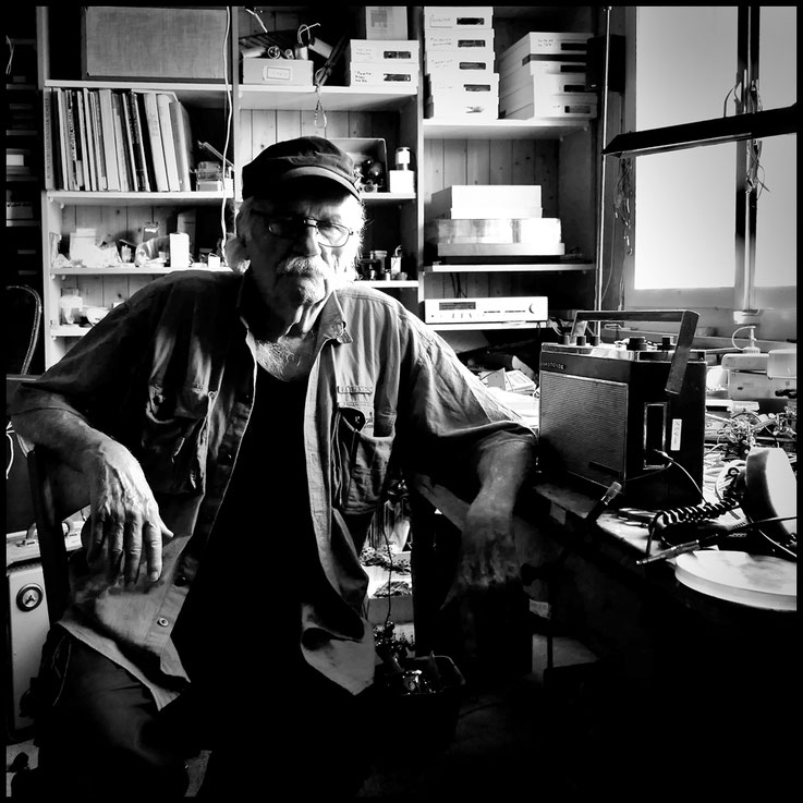 Pedro Meier Chronist und Archivar seiner selbst, Tonstudio Tonitronic Labs Roggwil, Pedro Meier, Lyriker, Schriftsteller Multimedia Artist, Sound Composer, Movie Maker, Regisseur, Gesamtkunstwerk, Foto Vitaltransformer Magazin Echo Kollektiv Zürich 2023