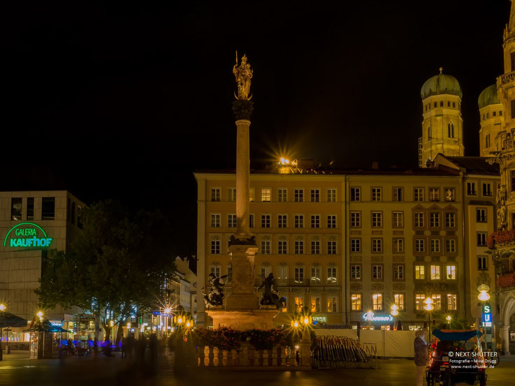 Mariensäule auf dem Marienplatz, Nacht