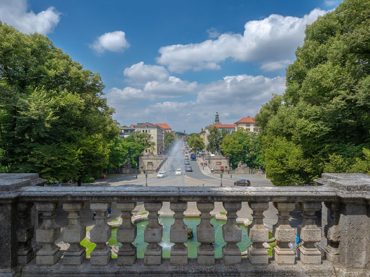 Blick vom Friedensengel auf die Prinzregentenstrasse