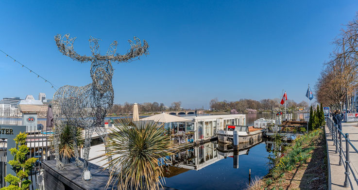Ballindamm, Hamburg, Restaurantschiff
