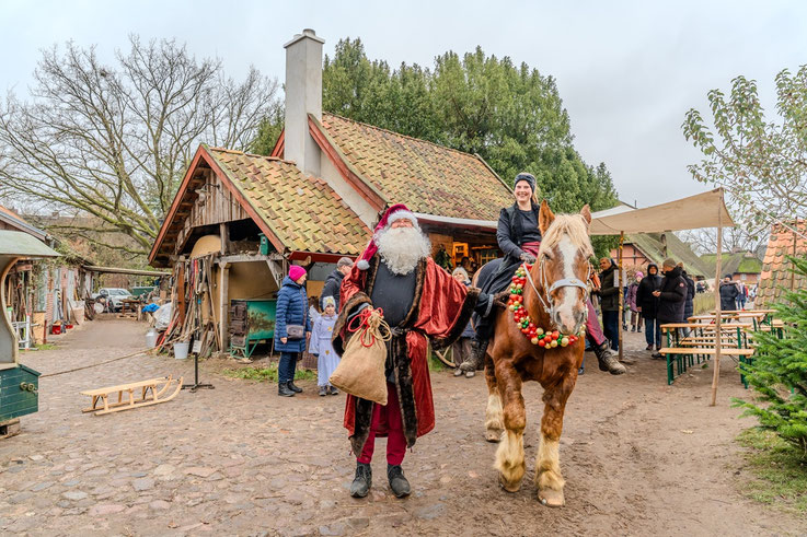 Dann bis zum nächsten Advent im Dorf am 05. und 06.Dezember 2026.