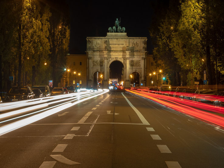 Das Siegestor (es wird heutzutage auch oftmals das Friedenstor genannt) am Eingang nach Schwabing.