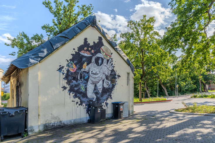 Eine Wandmalerei an einem leider ausgebrannten Späti.