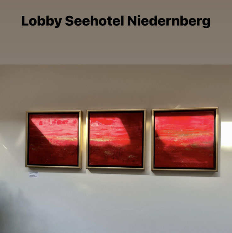 Auf Instagram: "@galerieb34" - Galerie B 34 in Aschaffenburg // ursula-scherer.com // 3er Serie  "ohne Titel" - in Acryl-Mischtechnik auf Leinwand - inclusive goldfarbenem Schattenfugen-Holzrahmen  // 3er Serie € 999  inclusive  Rahmen  //