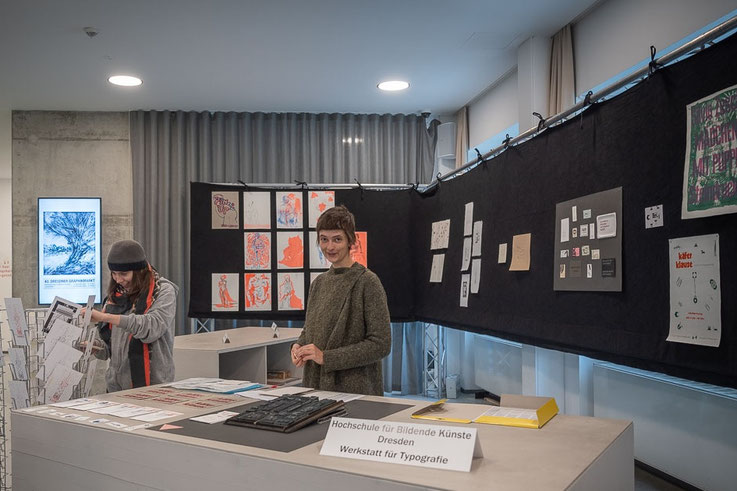 Studierende der HfBK Dresden präsentierten die Werkstatt für Typografie und boten eigene Arbeiten an