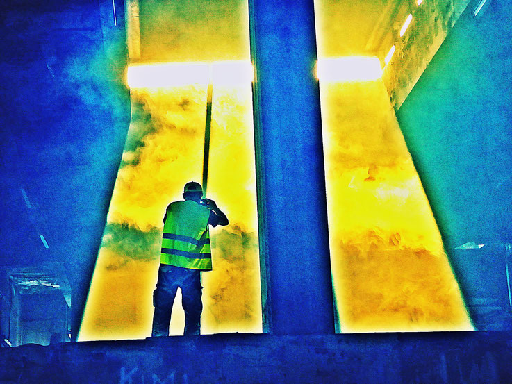 Pedro Meier Rauch Performance, Color Smoke Bomb Project King's Hall of Fame Graffiti Campus Attisholz Areal, Kantine Uferpark – Pierroz. © Pedro Meier Multimedia Artist Niederbipp, Kunsthalle Olten. Bangkok Art Group BACC. Visarte – Lexikon SIKART Zürich