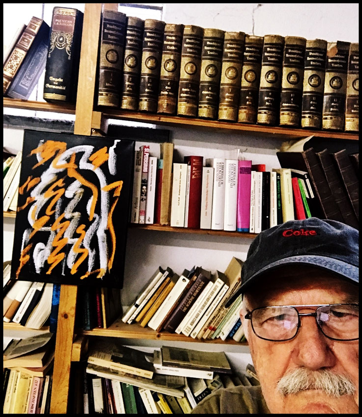 Pedro Meier Atelierbibliothek, Schreibort Leseort, im Bücherregal 24 Bände Meyers Enzyklopädisches Lexikon 1924, Pedro Meier Arbeitsplatz, Kreativort, Kunsthalle Olten Offspace 2022, Pedro Meier Autorenlexikon Literaturport Berlin, Lexikon SIKART Zürich