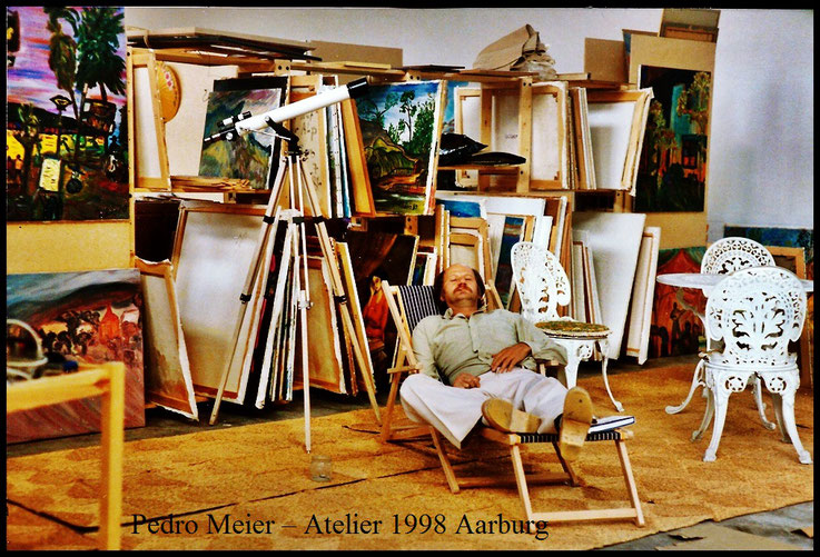 Pedro Meier Atelier Alte Gerberei Aarburg 1998 Bilderlager und Fernrohr Teleskop, Artwork by Pedro Meier Schriftsteller Lyriker, Multimedia Artist, Conceptual Art, Spoken Word Performance, Autorenlexikon AdS Schweiz, Künstlerlexikon SIKART Zürich Visarte