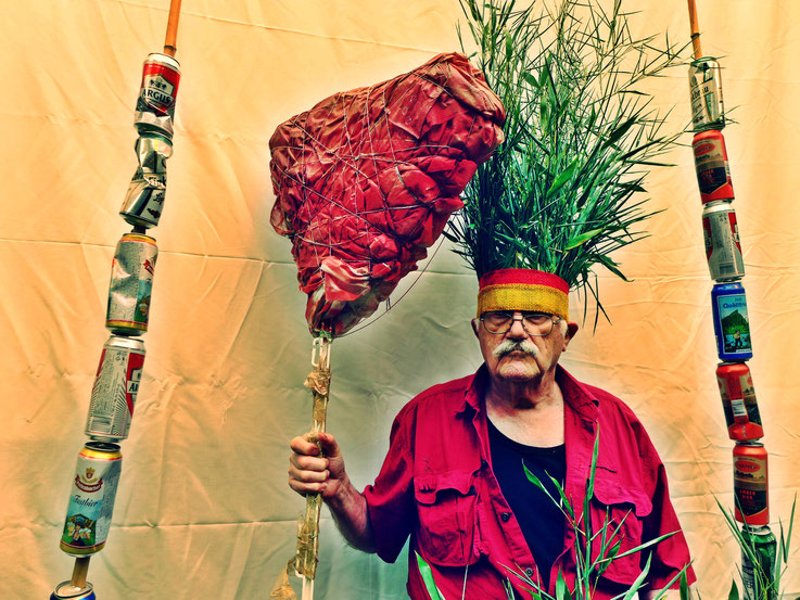 Der letzte Mohikaner. Fluxus DADA Performance – Climate Change Installation by © Pedro Meier: Bamboo, Cellulose, trash found alu beer cans. Homage to the indigenous Amazon peoples, Native American Indians. Gesamtkunstwerk. Campus Attisholz. SIKART Zürich