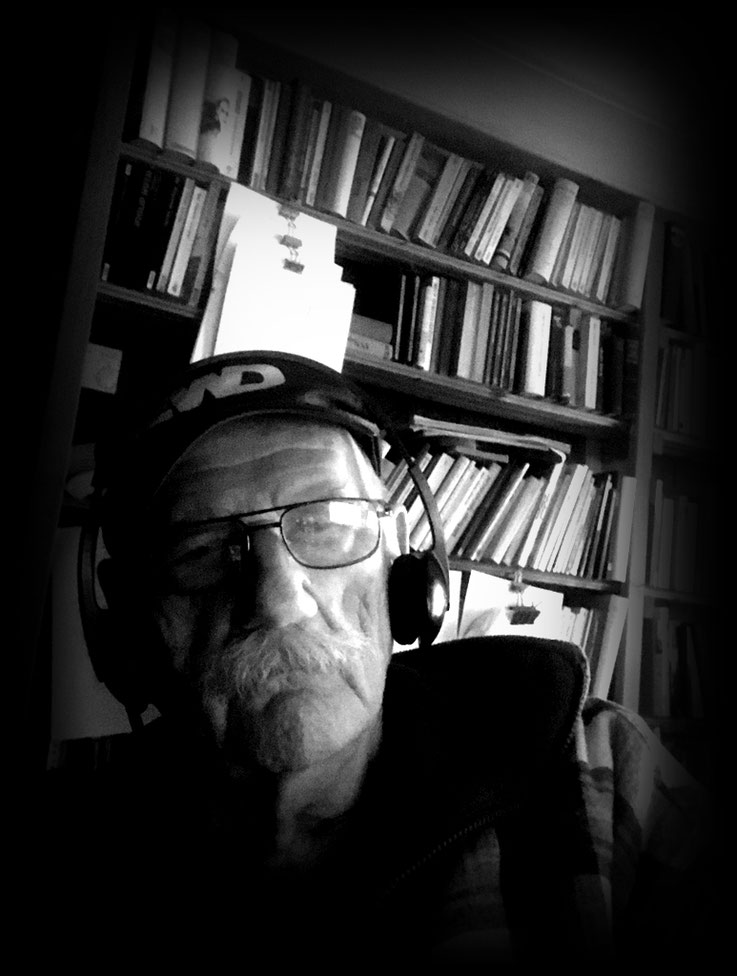 Pedro Meier – Nachtschattengewächs, Camera Obscura, Schreibort, Bibliothek, Malort, Atelier Niederbipp am Jurasüdfuss, Selfie Art Project August 2025 by Pedro Meier Schriftsteller, Lyriker, Multimedia Artist, Künstlerlexikon SIKART Zürich, Visarte Schweiz