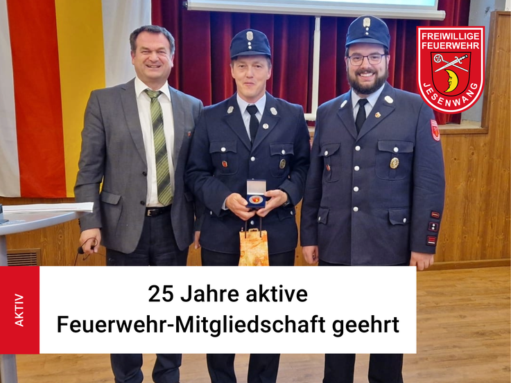 v.l.n.r.: Bürgermeister Erwin Fraunhofer, Christoph Schmid und 2. Kommandant Anton Herele