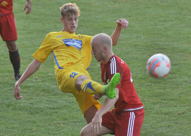 Im Hinspiel behielt der VfL (hier: Nick Kassmann) überraschend deutlich mit 3:0 die Oberhand. Michael Zuidema weiß, dass sein Team jetzt ein anderes Spiel erwartet.