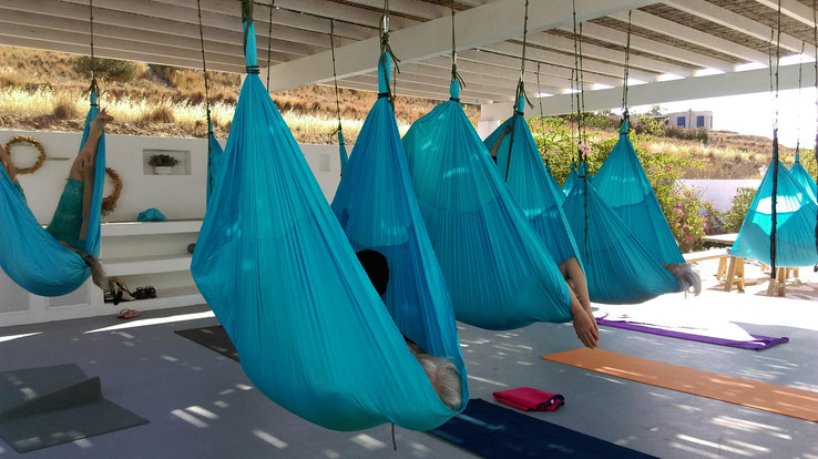 Stage yoga aérien ou yogaswing avec www.jyoti-yogi.com juin 2021
