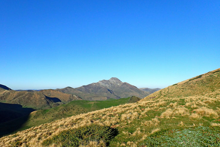 Le Pic d'Orhy, premier 2000 depuis l'océan.