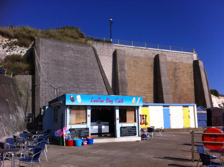 The very popular Louisa Bay Cafe is open each summer season from early morning until late afternoon