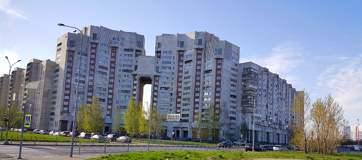 Der erste Eindruck von St. Petersburg: Ernüchternde Plattenbauten