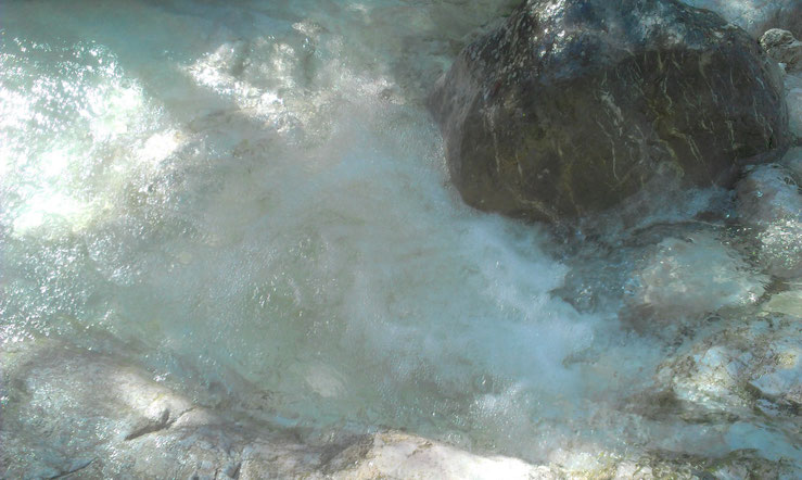 Belebtes Wasser in einer Gumpe in Bad Reichenhall / Berchtesgadener Land - Heilpraktiker Martin Johannes Gahbauer