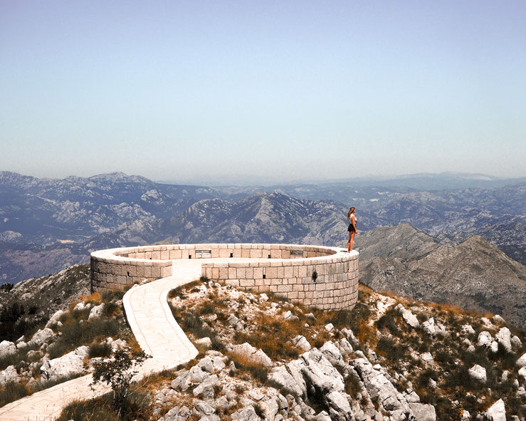 Einer der vielen TopSpots im Land - die 360° Aussicht vom Mausoleum im Lovcen-Nationalpark