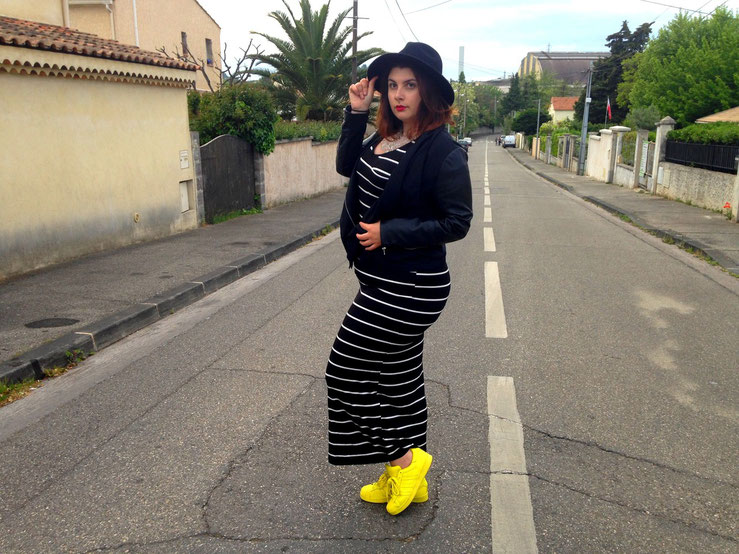 CHICWITHCURVES BLOG MODE MARSEILLE GRANDE TAILLE LOOK ROBE LONGUE RAYURES ZARA BASKETS ADIDAS SUPERSTAR CHAPEAU PRIMARK