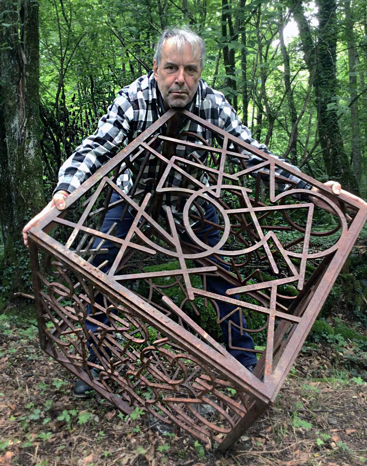 paolo-grassi-cube-77-artist-portrait-forest-installation