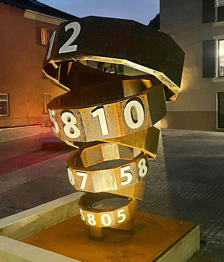 Paolo Grassi sculpture Thiago – site-specific circular installation with oxidized steel and sequential numbers