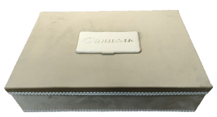 scatola rigida spessore 2mm 51x41h15 velluto oro ric. logo lamée oro