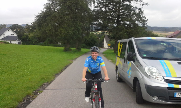 Spitze !!! Neumitglied und Radsportneuling Martina wird mit dem Mountainbike mitfahren