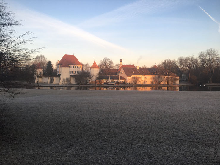 frostige Morgenstimmung bei Schloss Blutenburg