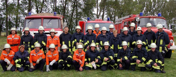 Die Freiwilligen Feuerwehren Gunsleben und Neuwegersleben bei einer gemeinsamen Übung.