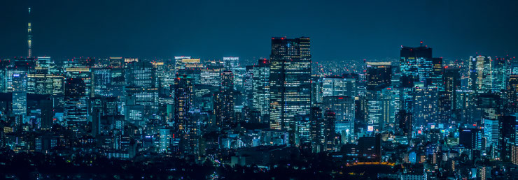 休憩中に、夜景を見ながら思いにふけるのもまた良いものです♪