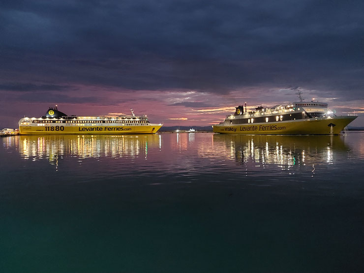 Vrij werk: Vroege ochtend in de haven van Kilini (Gr), september 2024